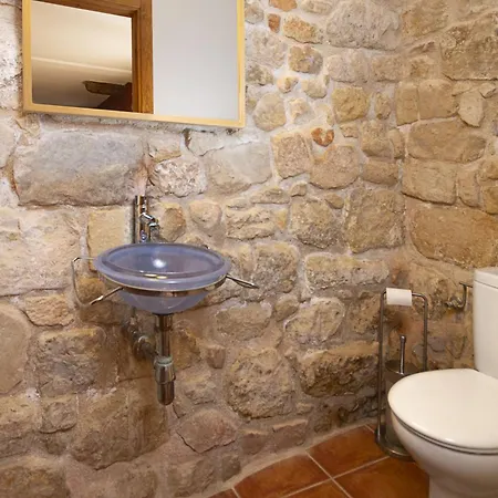 Apartamento Patio Con Barbacoa En Casa De Letras *