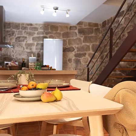Patio Con Barbacoa: Disfruta Del Matarrana * Lledo