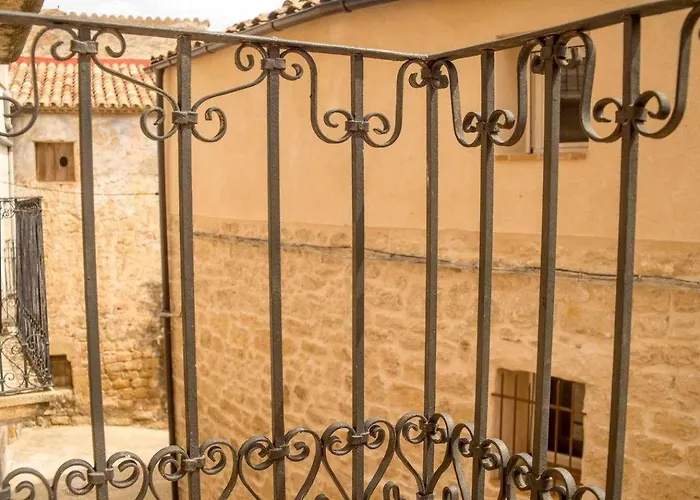 Patio Con Barbacoa Disfruta Del Matarrana